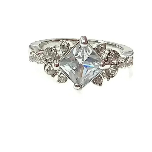 New Silver Art Deco Synthetic Diamond Square Accent Stones Elegant Ring Size 5 - Picture 1 of 3